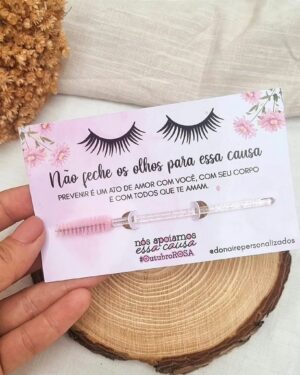Card com escovinha para cílios Outubro Rosa